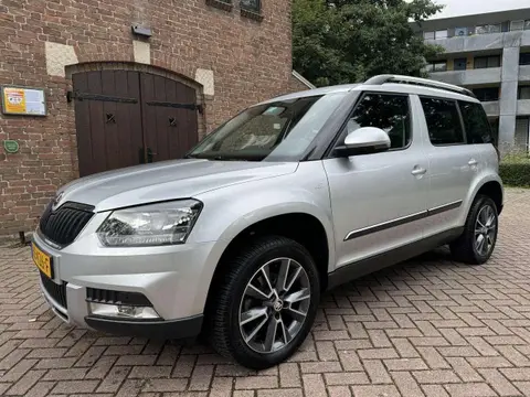 Used SKODA YETI Petrol 2015 Ad 