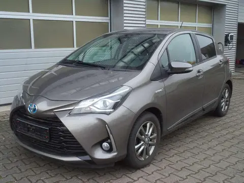 Used TOYOTA YARIS Hybrid 2018 Ad 