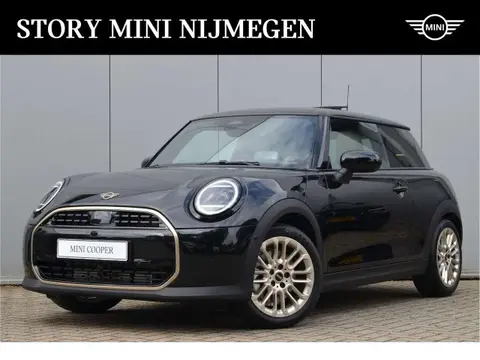 Used MINI COOPER Petrol 2024 Ad 