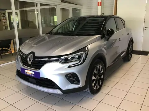 Used RENAULT CAPTUR Hybrid 2023 Ad 