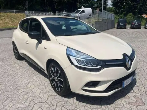 Annonce RENAULT CLIO Essence 2017 d'occasion 