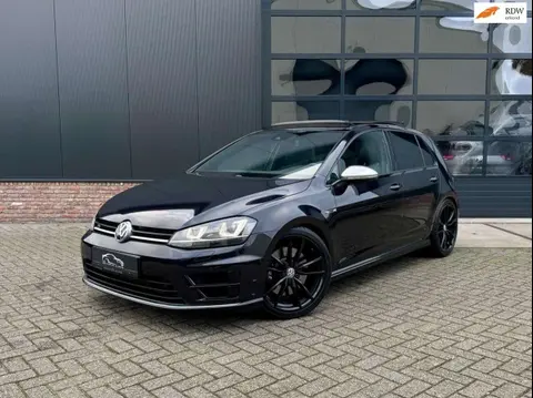 Used VOLKSWAGEN GOLF Petrol 2015 Ad 