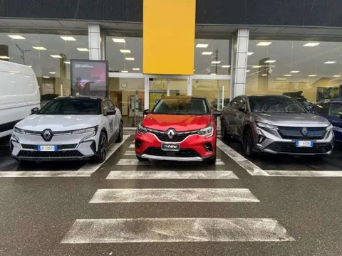 Used RENAULT CAPTUR Hybrid 2021 Ad 