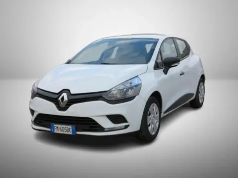 Used RENAULT CLIO LPG 2017 Ad 