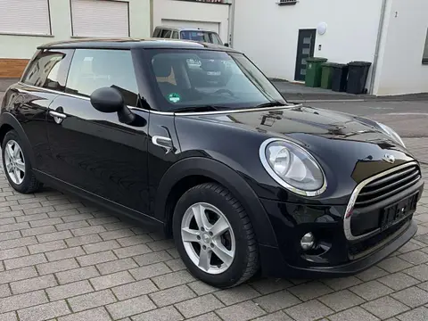 Used MINI ONE Petrol 2015 Ad 