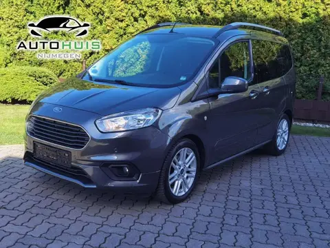 Used FORD TOURNEO Petrol 2019 Ad 