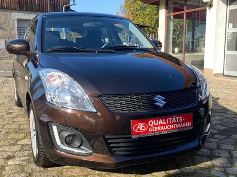 Used SUZUKI SWIFT Petrol 2015 Ad 