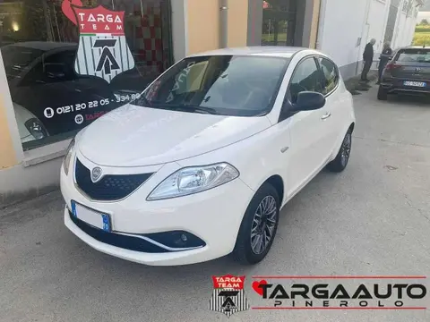 Annonce LANCIA YPSILON Essence 2017 d'occasion 