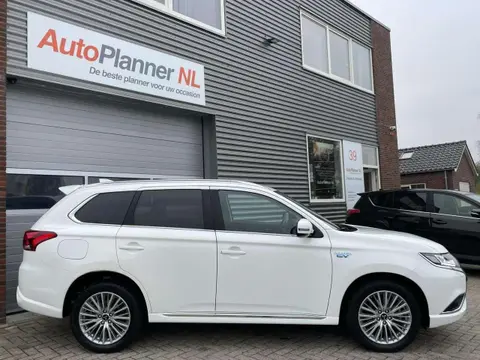 Used MITSUBISHI OUTLANDER Hybrid 2018 Ad 