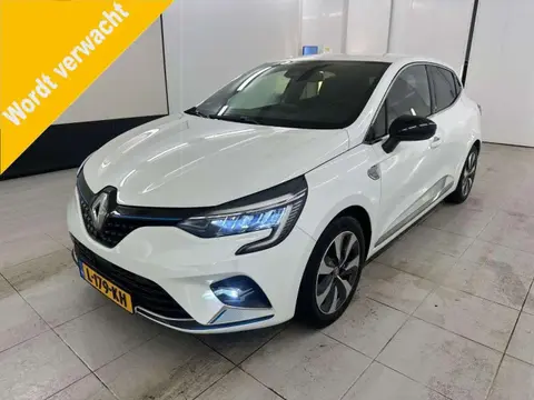 Used RENAULT CLIO Hybrid 2021 Ad 