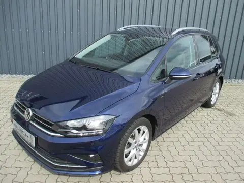 Used VOLKSWAGEN GOLF Petrol 2018 Ad 