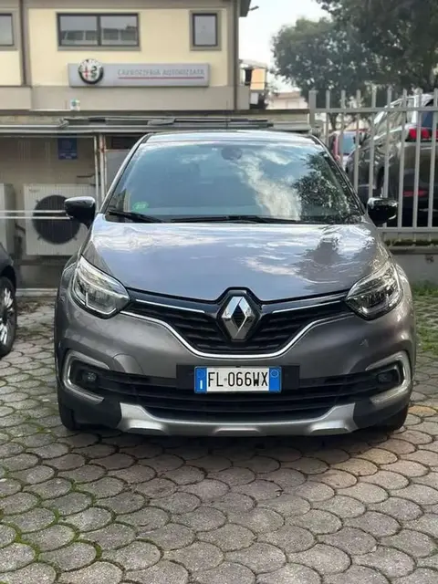 Used RENAULT CAPTUR Diesel 2017 Ad 