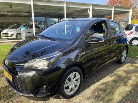 Used TOYOTA YARIS Hybrid 2019 Ad 