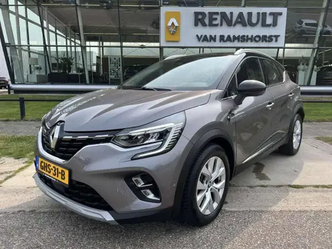 Used RENAULT CAPTUR Hybrid 2021 Ad 