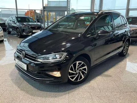 Used VOLKSWAGEN GOLF Petrol 2018 Ad 