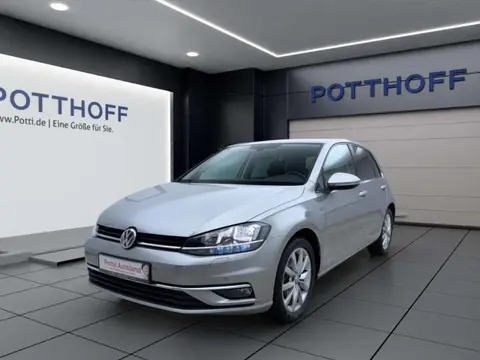 Used VOLKSWAGEN GOLF Petrol 2018 Ad 