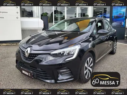 Used RENAULT CLIO Hybrid 2021 Ad 