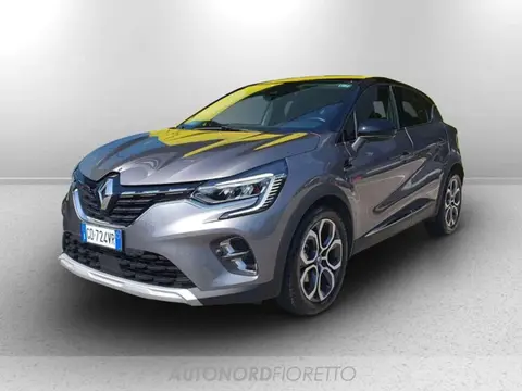 Used RENAULT CAPTUR Hybrid 2021 Ad 