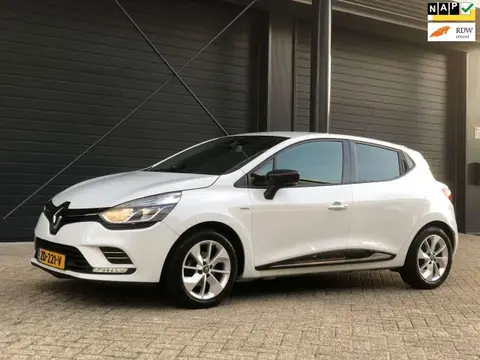 Used RENAULT CLIO Petrol 2017 Ad 