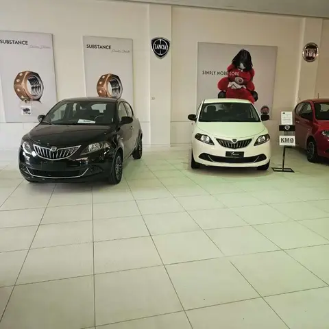 Used LANCIA YPSILON Hybrid 2023 Ad 