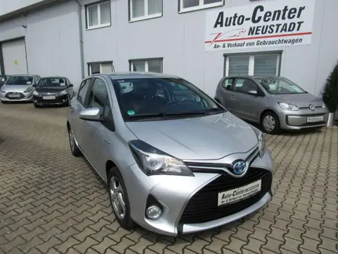 Used TOYOTA YARIS Hybrid 2016 Ad Germany