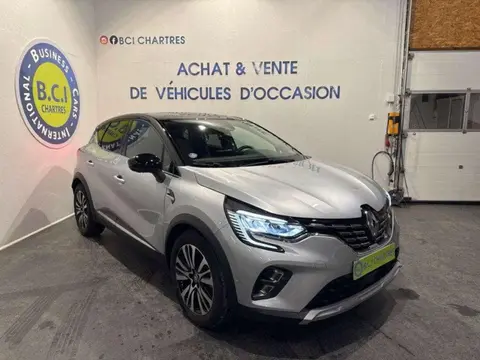 Used RENAULT CAPTUR Hybrid 2022 Ad 