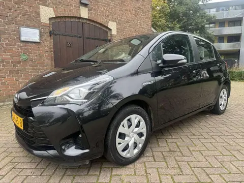 Used TOYOTA YARIS Hybrid 2017 Ad 