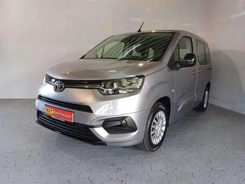 New TOYOTA PROACE Petrol 2023 ad 