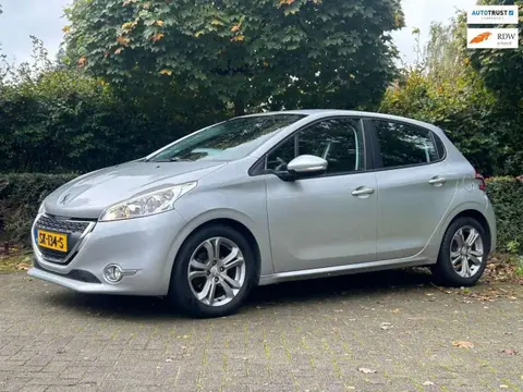 Used PEUGEOT 208 Petrol 2015 Ad 