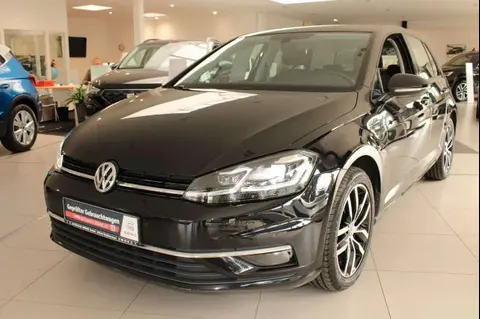 Used VOLKSWAGEN GOLF Petrol 2017 Ad 