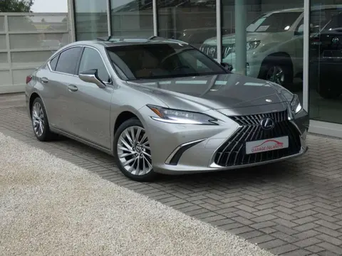 Used LEXUS ES Hybrid 2022 Ad 