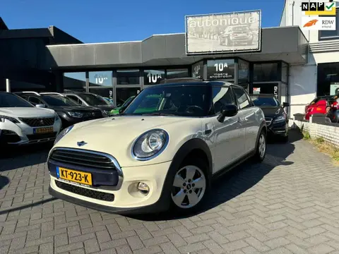 Used MINI COOPER Petrol 2016 Ad 