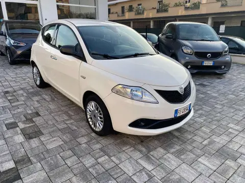 Annonce LANCIA YPSILON Essence 2016 d'occasion 