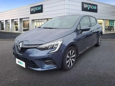 Used RENAULT CLIO Hybrid 2021 Ad 