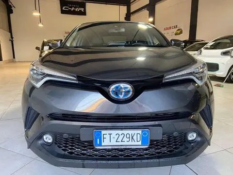 Used TOYOTA C-HR Hybrid 2018 Ad 