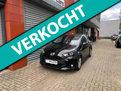 Used TOYOTA YARIS Hybrid 2021 Ad 