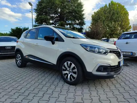 Used RENAULT CAPTUR Diesel 2019 Ad 