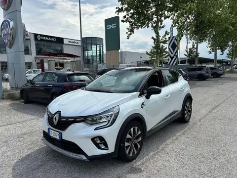 Used RENAULT CAPTUR Hybrid 2021 Ad 