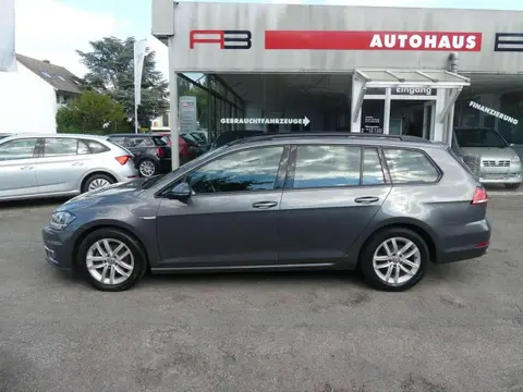 Used VOLKSWAGEN GOLF Petrol 2018 Ad 