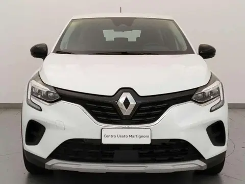 Used RENAULT CAPTUR Hybrid 2022 Ad 