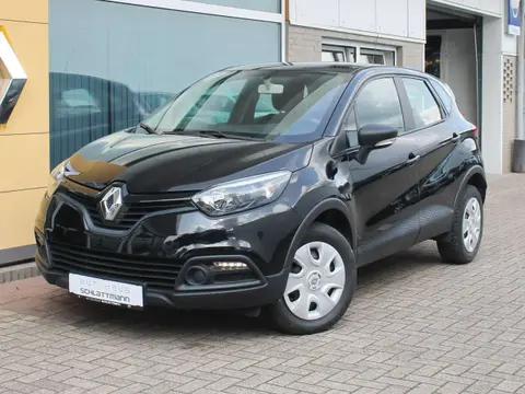 Used RENAULT CAPTUR Petrol 2017 Ad 