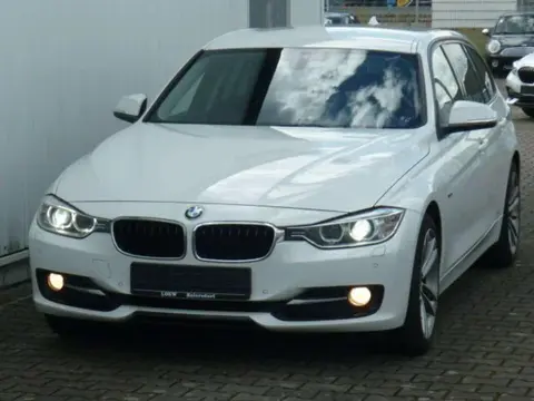 Used BMW SERIE 3 Petrol 2015 Ad 