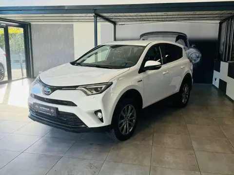 Used TOYOTA RAV4 Hybrid 2018 Ad 