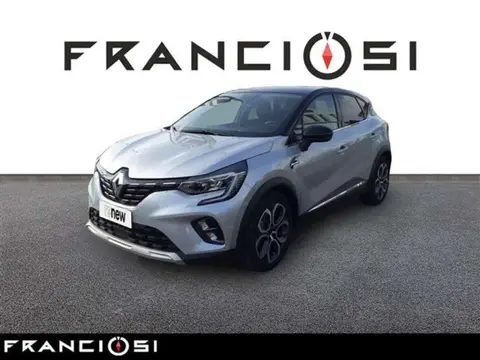 Used RENAULT CAPTUR Hybrid 2022 Ad 