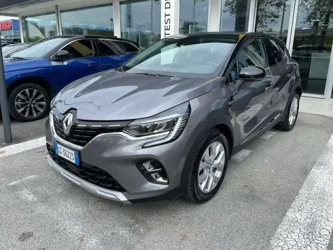 Used RENAULT CAPTUR Hybrid 2021 Ad 