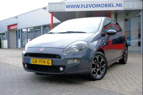 Used FIAT PUNTO Petrol 2015 Ad 