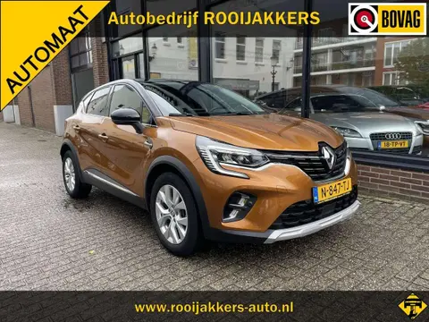 Used RENAULT CAPTUR Hybrid 2022 Ad 