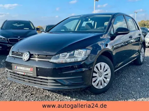 Used VOLKSWAGEN GOLF Petrol 2017 Ad 