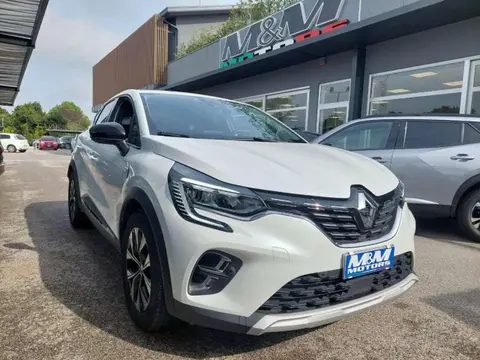 Used RENAULT CAPTUR Hybrid 2023 Ad 