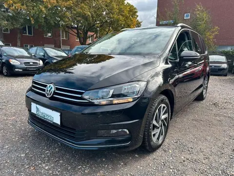 Used VOLKSWAGEN TOURAN Diesel 2017 Ad 